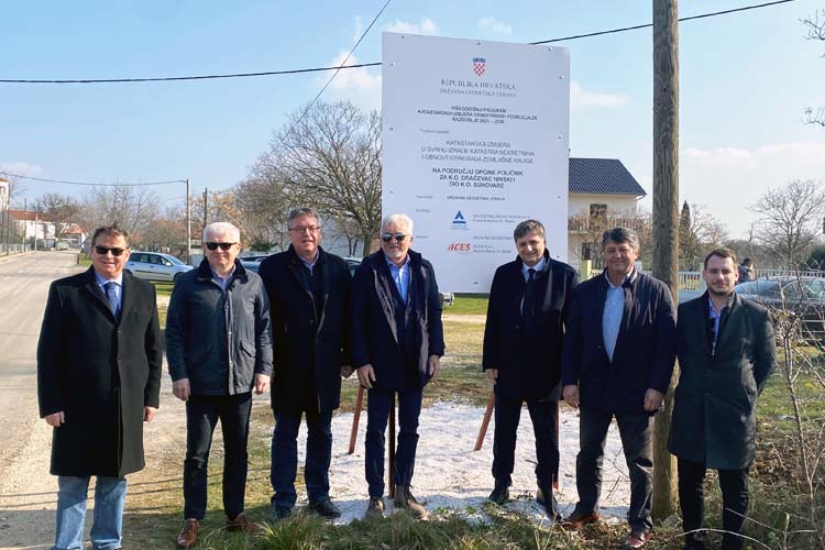 Slika /slike/Vijesti/Katastarska izmjera/2023/Policnik1.jpg